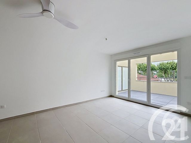 Appartement T2 &agrave; louer - 2 pi&egrave;ces - 45 m2 - Cavaillon - 84 - PROVENCE-ALPES-COTE-D-AZUR