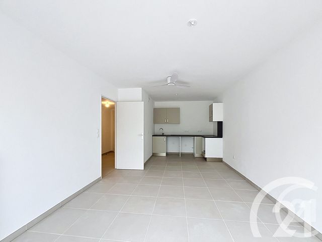 Appartement T2 &agrave; louer - 2 pi&egrave;ces - 45 m2 - Cavaillon - 84 - PROVENCE-ALPES-COTE-D-AZUR