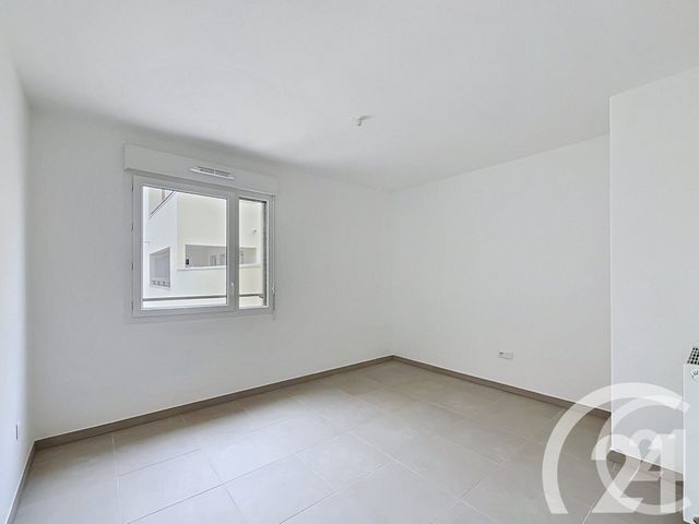 Appartement T2 &agrave; louer - 2 pi&egrave;ces - 45 m2 - Cavaillon - 84 - PROVENCE-ALPES-COTE-D-AZUR