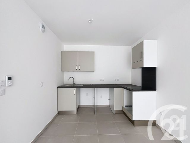 Appartement T2 &agrave; louer - 2 pi&egrave;ces - 45 m2 - Cavaillon - 84 - PROVENCE-ALPES-COTE-D-AZUR