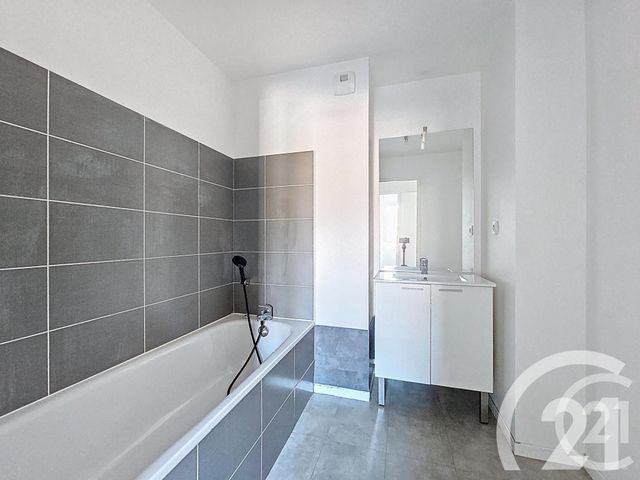 Appartement T4 à vendre - 4 pièces - 73,01 m2 - Cavaillon - 84 - PROVENCE-ALPES-COTE-D-AZUR