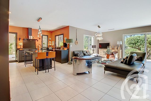 Maison à vendre - 5 pièces - 185 m2 - Cavaillon - 84 - PROVENCE-ALPES-COTE-D-AZUR