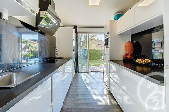 Appartement F4 à vendre - 4 pièces - 86 m2 - Cavaillon - 84 - PROVENCE-ALPES-COTE-D-AZUR