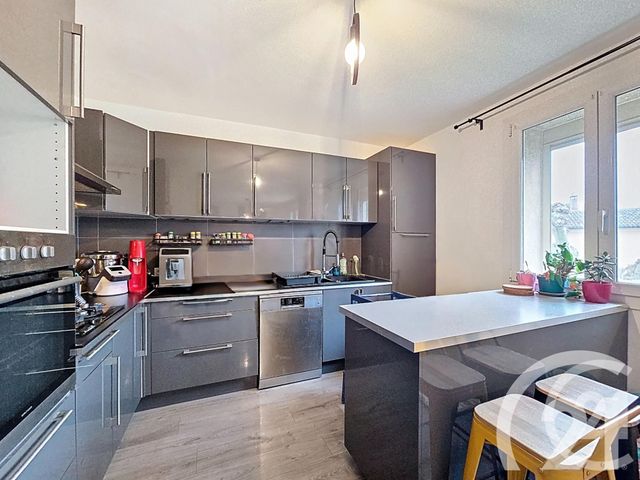 Appartement T4 à vendre - 4 pièces - 82,93 m2 - Cheval Blanc - 84 - PROVENCE-ALPES-COTE-D-AZUR