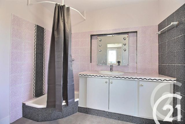 Appartement T2 à louer - 2 pièces - 44,75 m2 - Cheval Blanc - 84 - PROVENCE-ALPES-COTE-D-AZUR