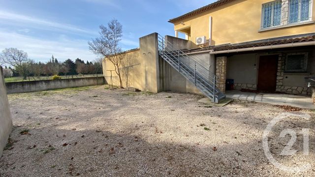 Appartement T3 à louer - 3 pièces - 86 m2 - St Andiol - 13 - PROVENCE-ALPES-COTE-D-AZUR