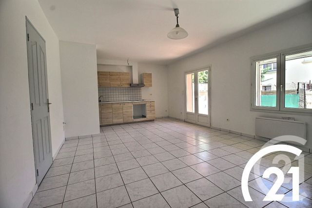 Appartement &agrave; louer - 2 pi&egrave;ces - 47,15 m2 - Cavaillon - 84 - PROVENCE-ALPES-COTE-D-AZUR