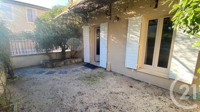 Maison &agrave; louer - 3 pi&egrave;ces - 65 m2 - Taillades - 84 - PROVENCE-ALPES-COTE-D-AZUR