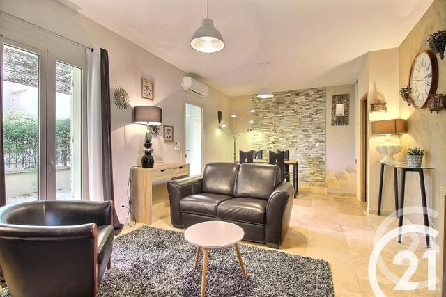 Maison &agrave; louer - 3 pi&egrave;ces - 65 m2 - Taillades - 84 - PROVENCE-ALPES-COTE-D-AZUR