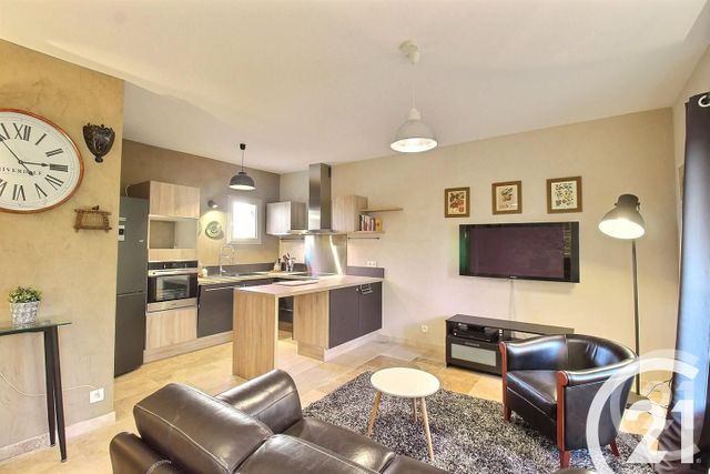 Maison &agrave; louer - 3 pi&egrave;ces - 65 m2 - Taillades - 84 - PROVENCE-ALPES-COTE-D-AZUR