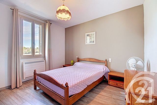 Appartement &agrave; louer - 3 pi&egrave;ces - 72 m2 - Maubec - 84 - PROVENCE-ALPES-COTE-D-AZUR