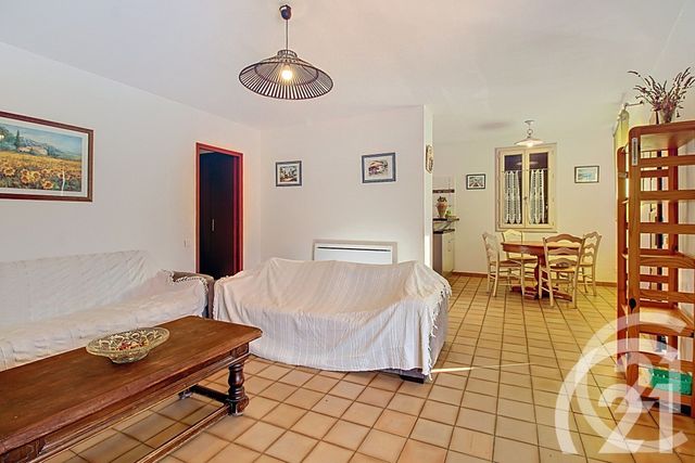 Appartement &agrave; louer - 3 pi&egrave;ces - 72 m2 - Maubec - 84 - PROVENCE-ALPES-COTE-D-AZUR