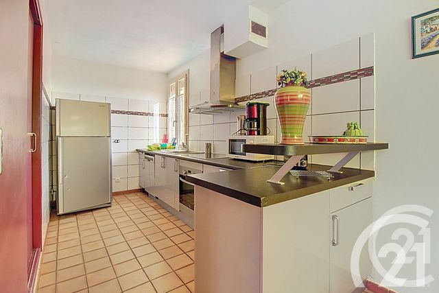 Appartement &agrave; louer - 3 pi&egrave;ces - 72 m2 - Maubec - 84 - PROVENCE-ALPES-COTE-D-AZUR