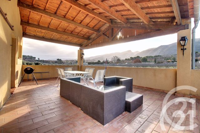 Appartement &agrave; louer - 3 pi&egrave;ces - 72 m2 - Maubec - 84 - PROVENCE-ALPES-COTE-D-AZUR