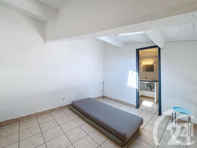 Appartement T2 &agrave; louer - 2 pi&egrave;ces - 35 m2 - Cavaillon - 84 - PROVENCE-ALPES-COTE-D-AZUR