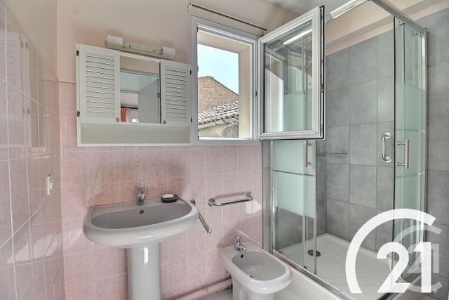 Appartement F3 &agrave; louer - 3 pi&egrave;ces - 70,74 m2 - Cavaillon - 84 - PROVENCE-ALPES-COTE-D-AZUR