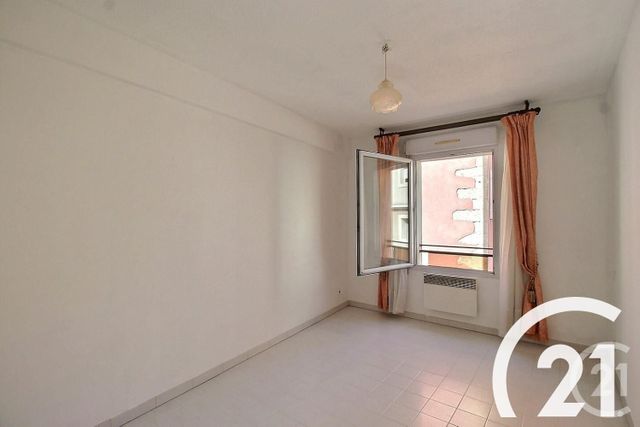 Appartement F3 &agrave; louer - 3 pi&egrave;ces - 70,74 m2 - Cavaillon - 84 - PROVENCE-ALPES-COTE-D-AZUR