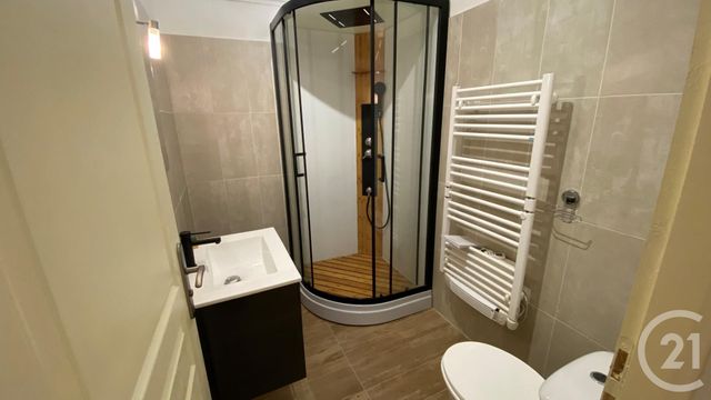 Appartement T3 &agrave; louer - 3 pi&egrave;ces - 70,98 m2 - Cavaillon - 84 - PROVENCE-ALPES-COTE-D-AZUR