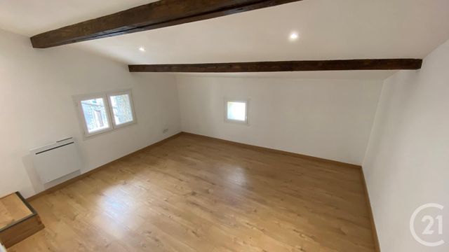 Appartement T3 &agrave; louer - 3 pi&egrave;ces - 70,98 m2 - Cavaillon - 84 - PROVENCE-ALPES-COTE-D-AZUR