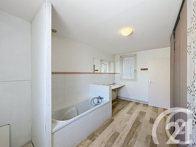 Appartement F4 &agrave; vendre - 4 pi&egrave;ces - 105 m2 - Cavaillon - 84 - PROVENCE-ALPES-COTE-D-AZUR