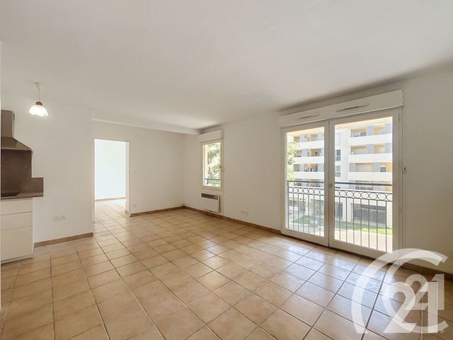 Appartement T2 &agrave; louer - 2 pi&egrave;ces - 40 m2 - Cavaillon - 84 - PROVENCE-ALPES-COTE-D-AZUR