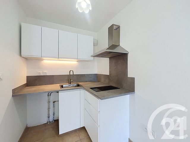 Appartement T2 &agrave; louer - 2 pi&egrave;ces - 40 m2 - Cavaillon - 84 - PROVENCE-ALPES-COTE-D-AZUR