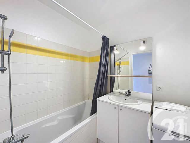 Appartement F1 &agrave; louer - 1 pi&egrave;ce - 32,90 m2 - Cavaillon - 84 - PROVENCE-ALPES-COTE-D-AZUR