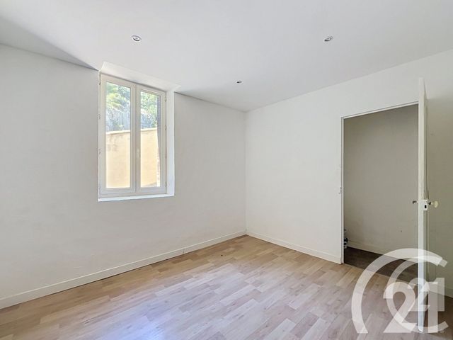 Appartement T2 &agrave; louer - 2 pi&egrave;ces - 38,05 m2 - Cavaillon - 84 - PROVENCE-ALPES-COTE-D-AZUR