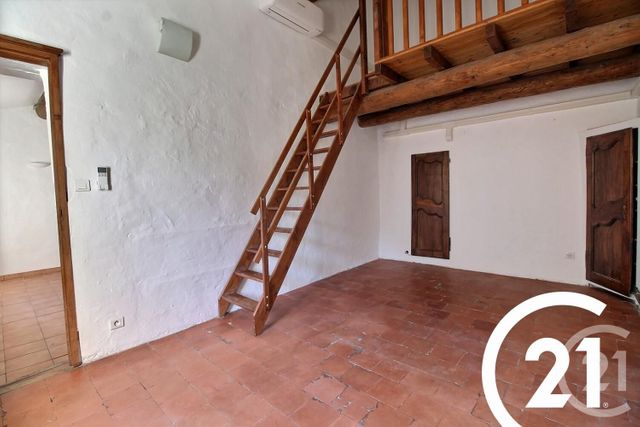 Appartement T3 &agrave; louer - 2 pi&egrave;ces - 69,64 m2 - Eygalieres - 13 - PROVENCE-ALPES-COTE-D-AZUR