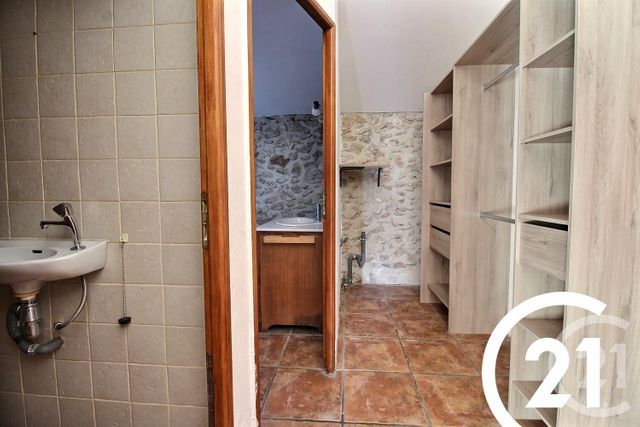 Appartement T3 &agrave; louer - 2 pi&egrave;ces - 69,64 m2 - Eygalieres - 13 - PROVENCE-ALPES-COTE-D-AZUR