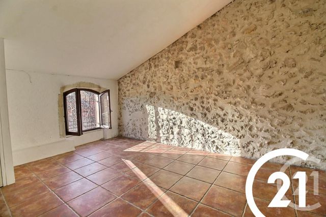 Appartement T3 &agrave; louer - 2 pi&egrave;ces - 69,64 m2 - Eygalieres - 13 - PROVENCE-ALPES-COTE-D-AZUR
