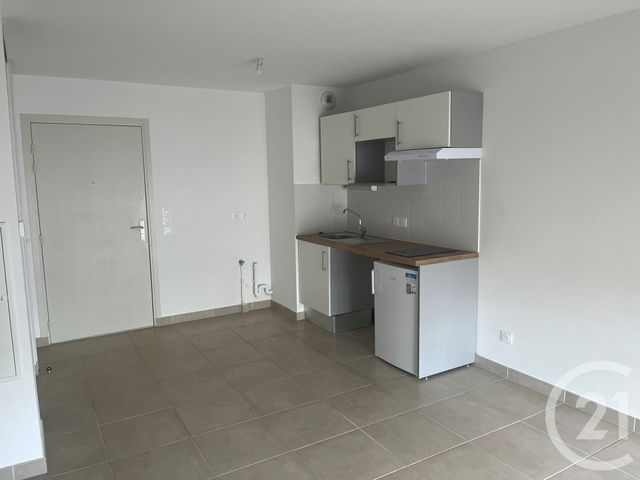 Appartement &agrave; louer - 2 pi&egrave;ces - 41 m2 - Cavaillon - 84 - PROVENCE-ALPES-COTE-D-AZUR