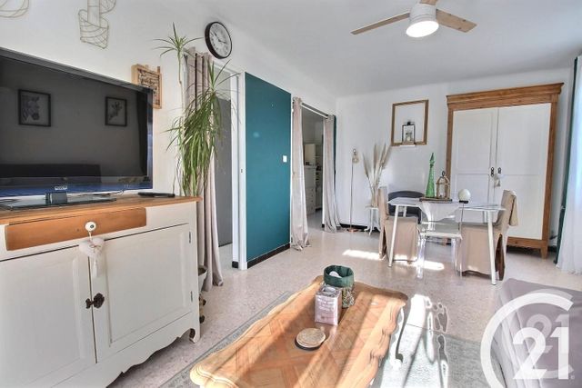 Appartement &agrave; louer - 3 pi&egrave;ces - 64,48 m2 - Cavaillon - 84 - PROVENCE-ALPES-COTE-D-AZUR