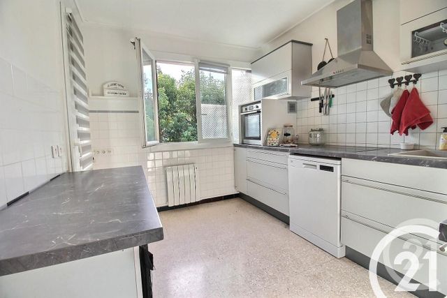 Appartement &agrave; louer - 3 pi&egrave;ces - 64,48 m2 - Cavaillon - 84 - PROVENCE-ALPES-COTE-D-AZUR