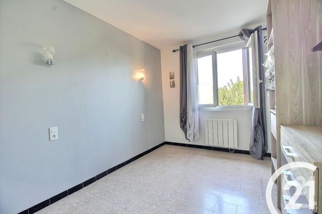 Appartement &agrave; louer - 3 pi&egrave;ces - 64,48 m2 - Cavaillon - 84 - PROVENCE-ALPES-COTE-D-AZUR