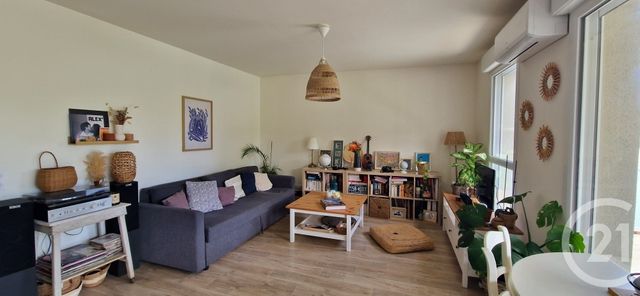 Appartement T2 &agrave; louer - 2 pi&egrave;ces - 42,80 m2 - Cavaillon - 84 - PROVENCE-ALPES-COTE-D-AZUR