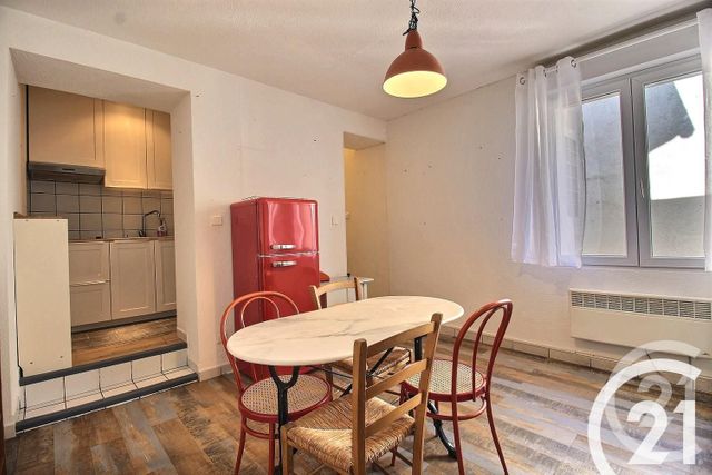 Appartement T2 &agrave; louer - 2 pi&egrave;ces - 43,90 m2 - Cavaillon - 84 - PROVENCE-ALPES-COTE-D-AZUR