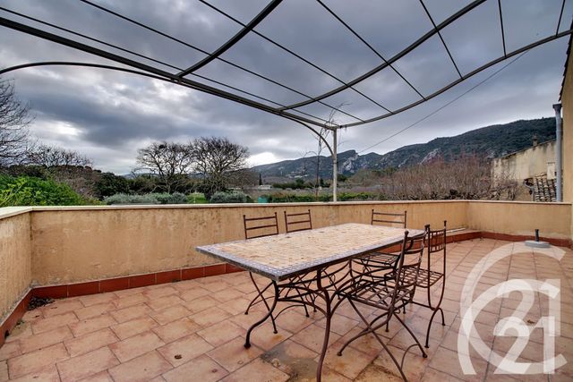 Appartement &agrave; louer - 2 pi&egrave;ces - 48,40 m2 - Maubec - 84 - PROVENCE-ALPES-COTE-D-AZUR