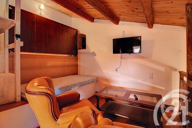Appartement &agrave; louer - 2 pi&egrave;ces - 48,40 m2 - Maubec - 84 - PROVENCE-ALPES-COTE-D-AZUR