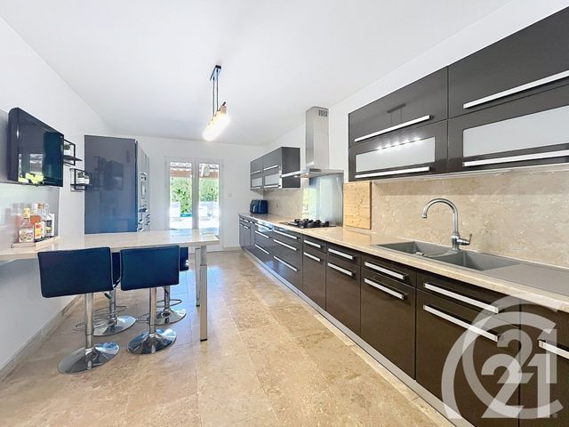 Maison &agrave; vendre - 8 pi&egrave;ces - 238 m2 - Cavaillon - 84 - PROVENCE-ALPES-COTE-D-AZUR
