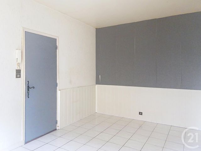 Appartement T2 &agrave; louer - 2 pi&egrave;ces - 40 m2 - Bar Sur Aube - 10 - CHAMPAGNE-ARDENNE