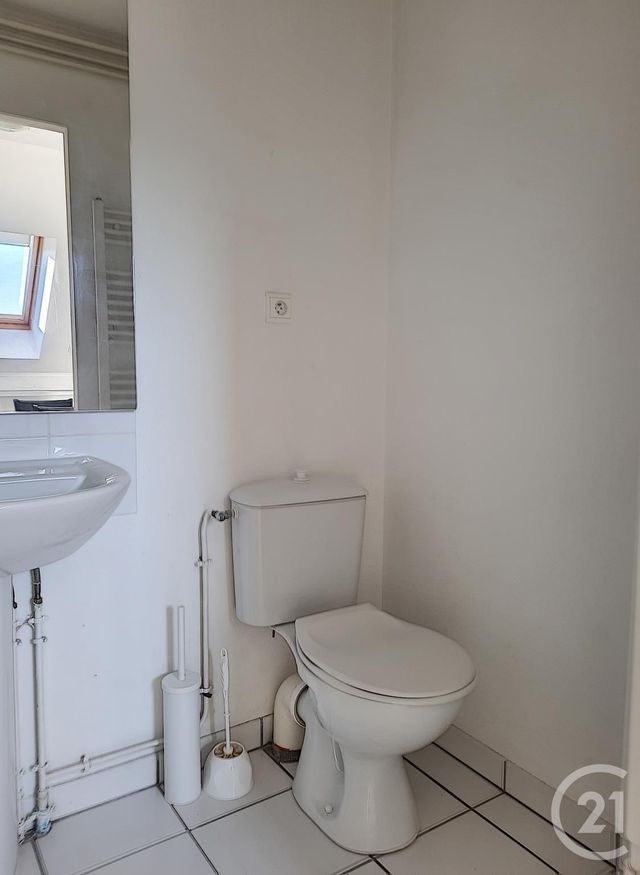 Appartement T2 &agrave; louer - 2 pi&egrave;ces - 22 m2 - Bar Sur Aube - 10 - CHAMPAGNE-ARDENNE