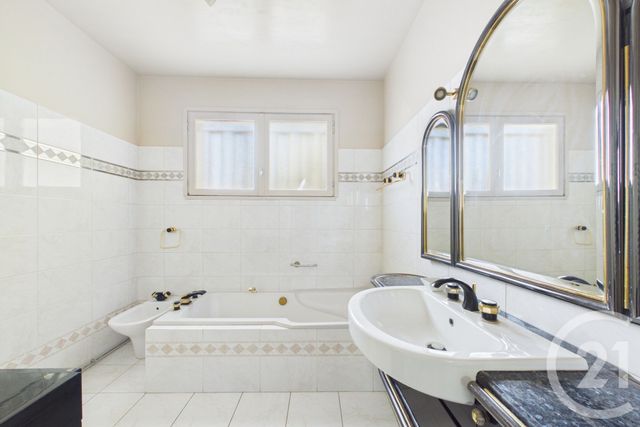 Appartement F5 &agrave; vendre - 5 pi&egrave;ces - 154,58 m2 - Le Bouscat - 33 - AQUITAINE