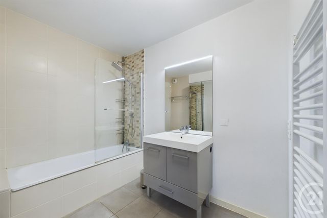 Appartement T4 à louer - 4 pièces - 79,64 m2 - Bordeaux - 33 - AQUITAINE