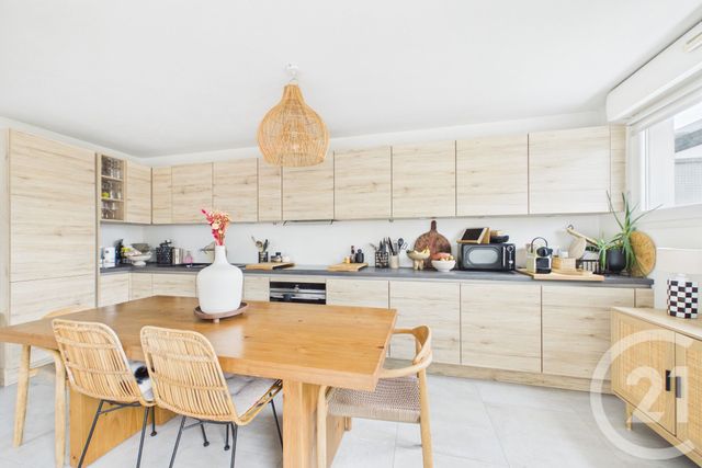 Appartement T3 &agrave; louer - 3 pi&egrave;ces - 70,25 m2 - Bruges - 33 - AQUITAINE