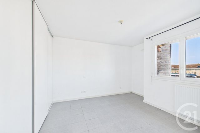 Appartement T2 &agrave; louer - 2 pi&egrave;ces - 40,02 m2 - Le Haillan - 33 - AQUITAINE
