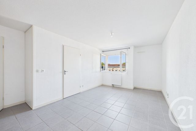 Appartement T2 &agrave; louer - 2 pi&egrave;ces - 40,02 m2 - Le Haillan - 33 - AQUITAINE