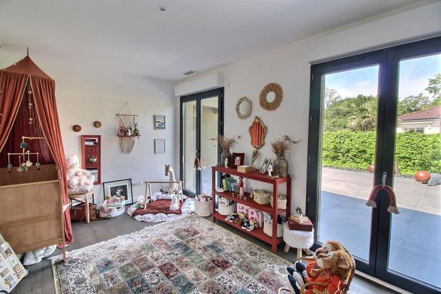 Maison à vendre - 8 pièces - 250 m2 - Eysines - 33 - AQUITAINE