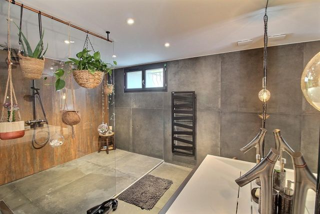 Maison à vendre - 8 pièces - 250 m2 - Eysines - 33 - AQUITAINE