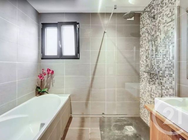 Maison à vendre - 5 pièces - 147,45 m2 - La Varenne St Hilaire - 94 - ILE-DE-FRANCE